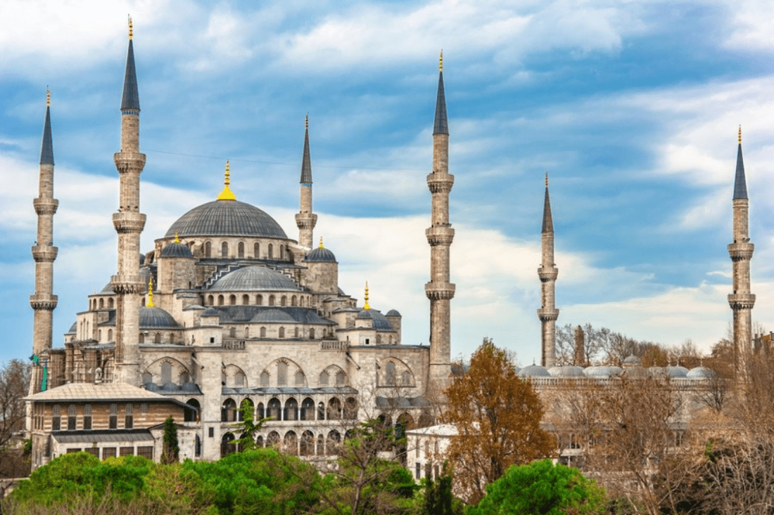 2020-05-19 11_11_00-header-blue-mosque-exterior-BLUEMOSQUE1219.jpg (JPEG Image, 900 × 600 pixels)